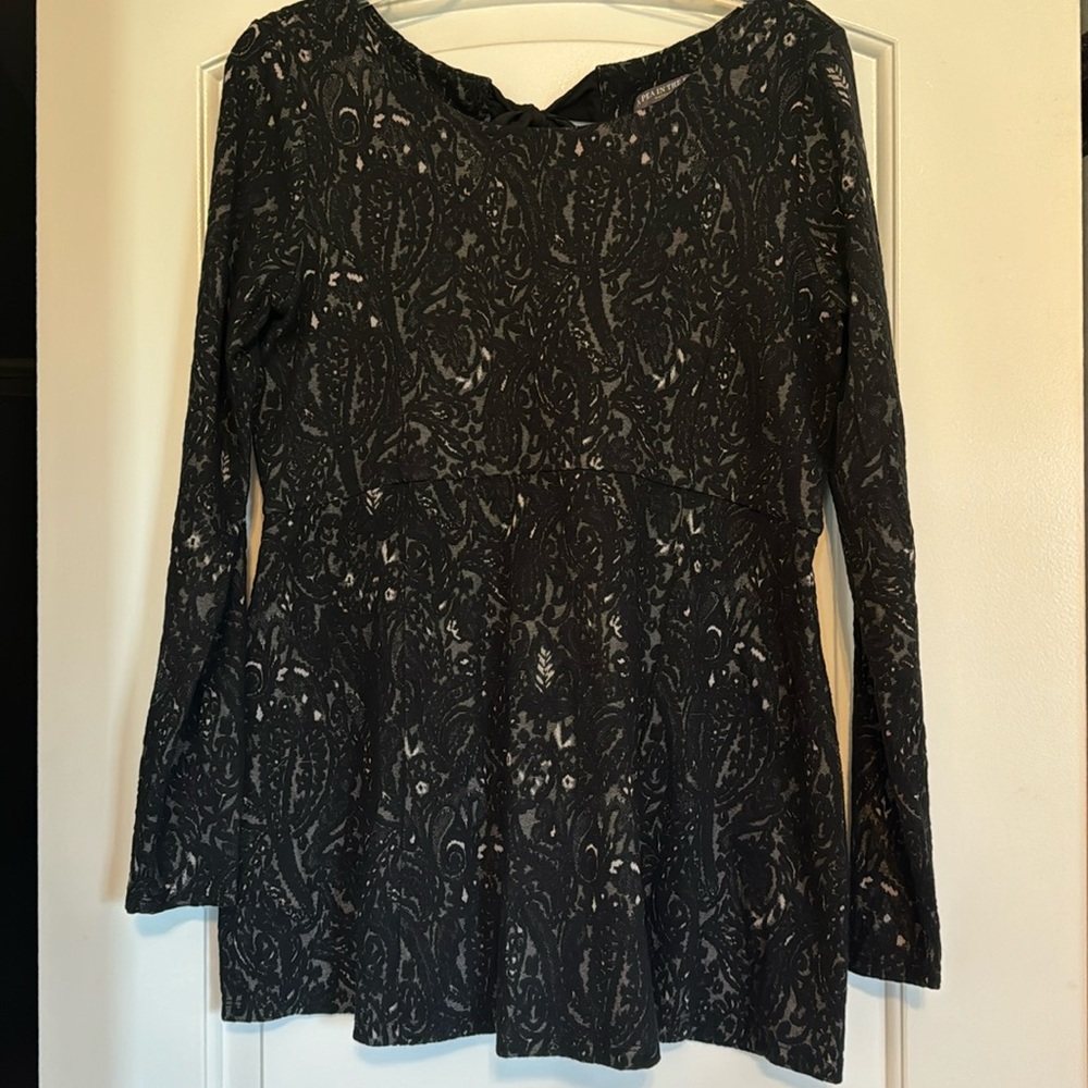 Pea in the Pod Black Lace Details Top
